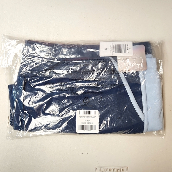 ❤️NWT VINTAGE TORRID SHORTS - MICKEY MOUSE CLUB - PULL ON FLEECE - PLUS SIZE - Picture 5 of 16